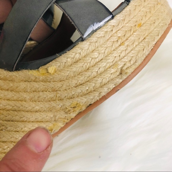 Vince Camuto Gray patent leather wedges - Picture 8 of 8